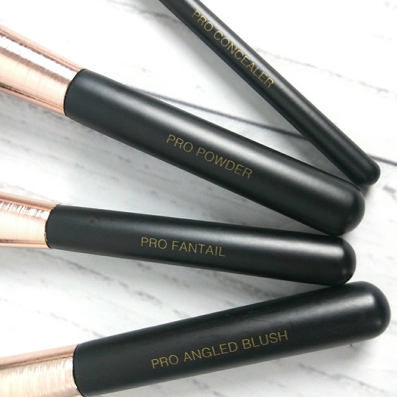 True Beauty Brush Set - Picture 2 of 4